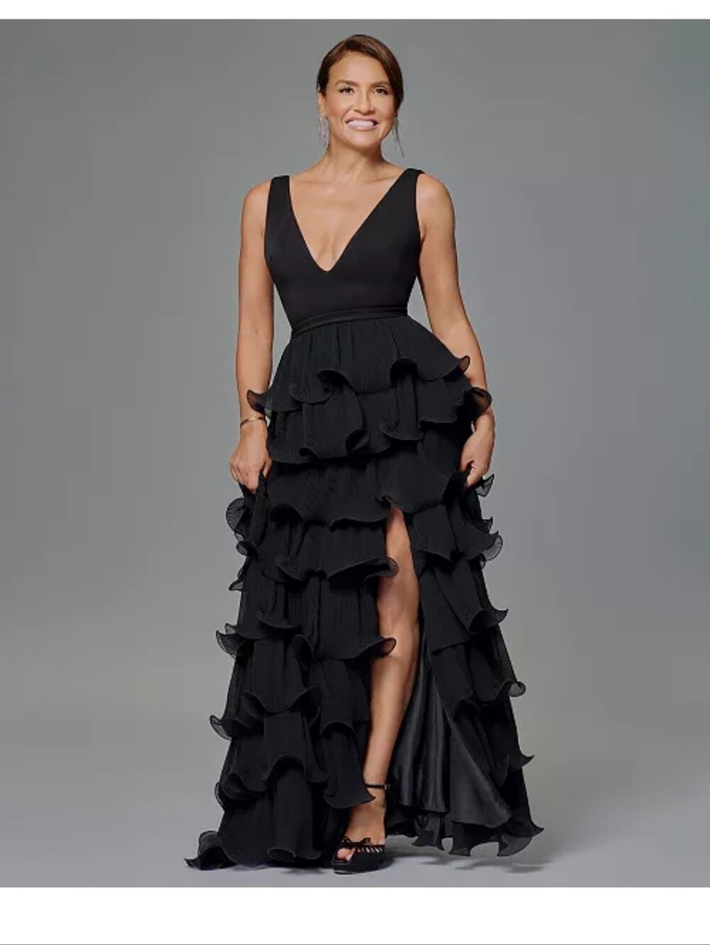 Betsy & Adam NWT Size 4 Black Tiered Ruffle Maxi Gown $370 Statement Piece Lux